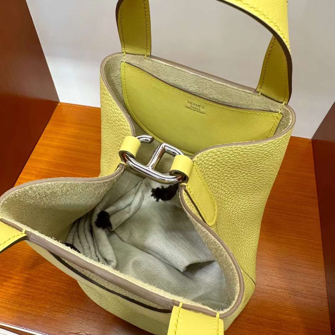 Hermès（爱马仕）In The Loop 猪鼻子 菜篮子 Clemence 拼 Swift 1Z 小鸡黄 银扣 18cm 全手工蜡线缝 Phw
