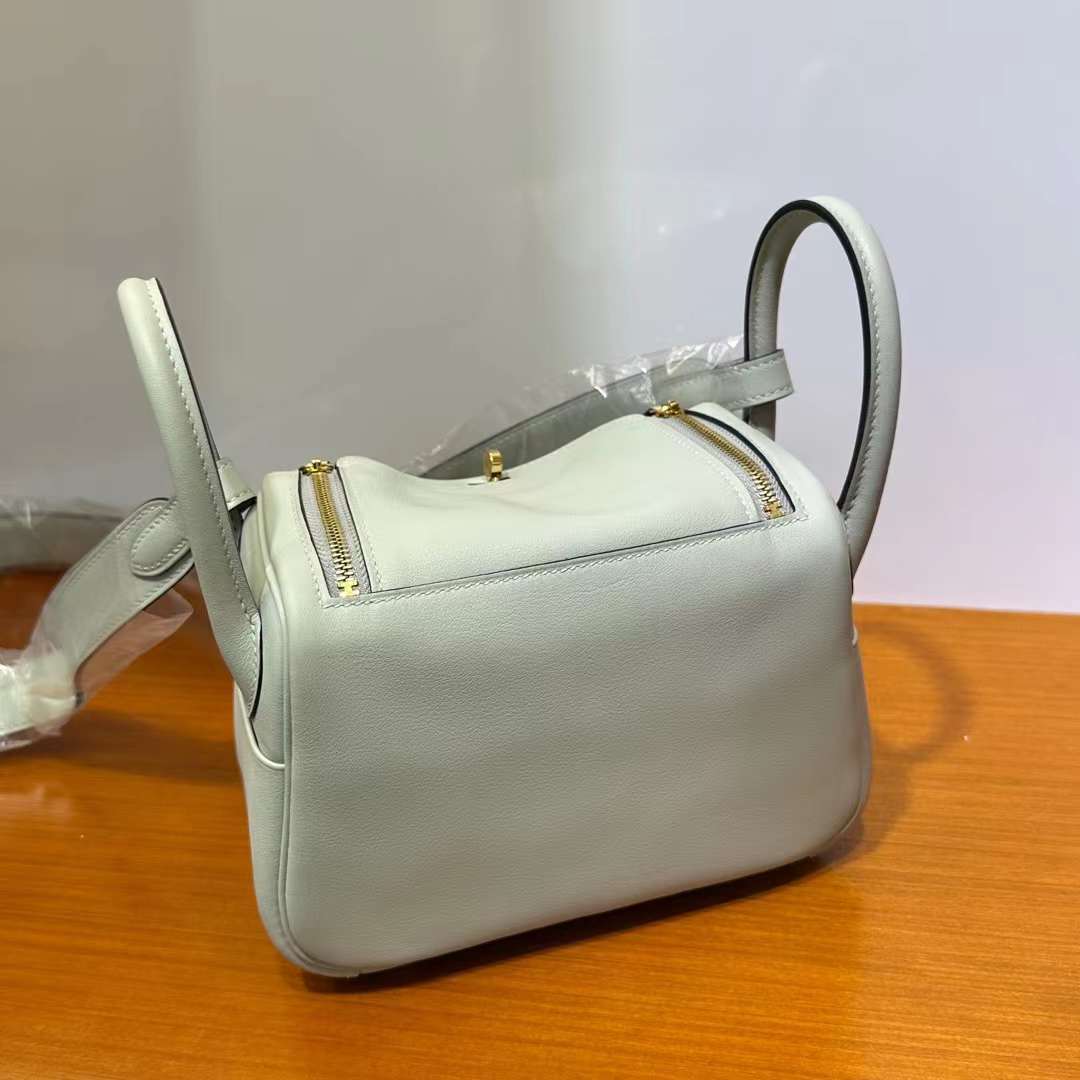 Hermès（爱马仕）Mini Lindy 迷你琳迪包 Swift 0W 水晶灰 金扣 19cm 全手工蜡线缝制 Ghw