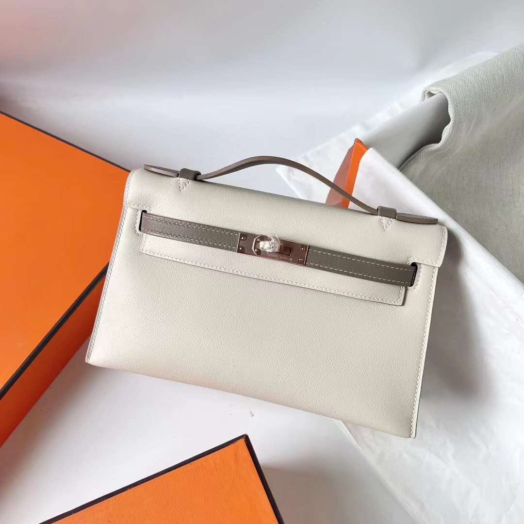 Hermès（爱马仕）Mini Kelly Pochette Swift Ck10 奶昔白 拼 M8 沥青灰 玫瑰金扣 22cm 全手工蜡线缝 Rghw