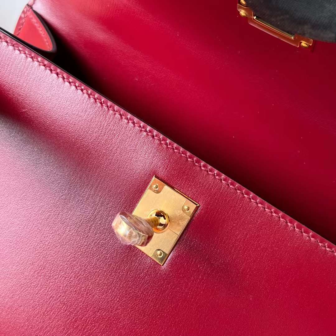 Hermès（爱马仕）Mini Kelly Pochette Box Ck55 爱马仕红 金扣 22cm 全手工蜡线缝 Ghw