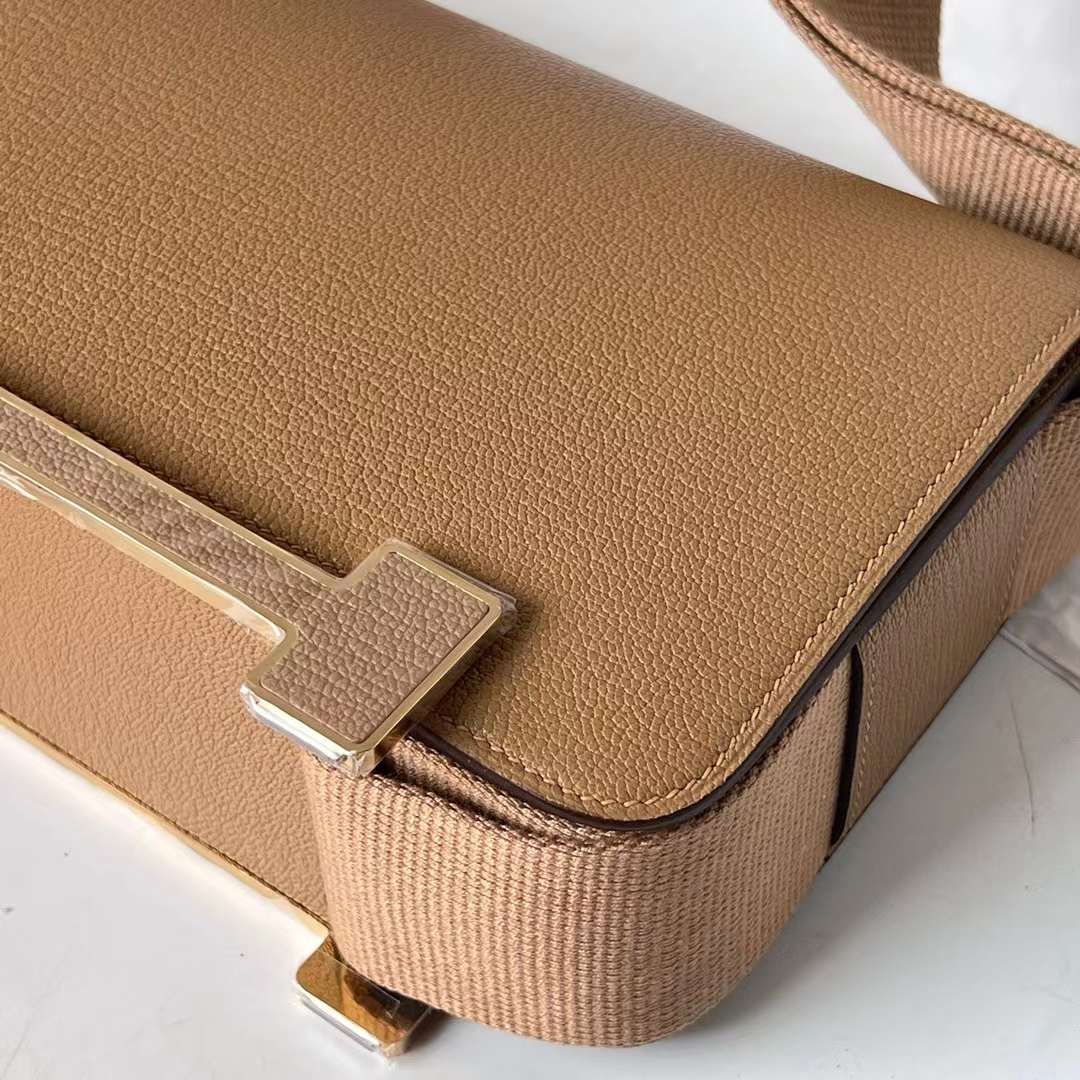 Hermès（爱马仕）Geta 木屐包 Chevre 进口山羊皮 4B 饼干色 金扣 20cm 全手工蜡线缝制 Ghw