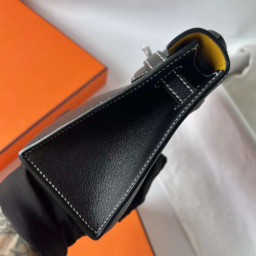 Hermès（爱马仕）Mini Kelly Pochette Swift Ck89 黑色 内拼 9D 琥珀黄 银扣 22cm 全手工蜡线缝 Phw