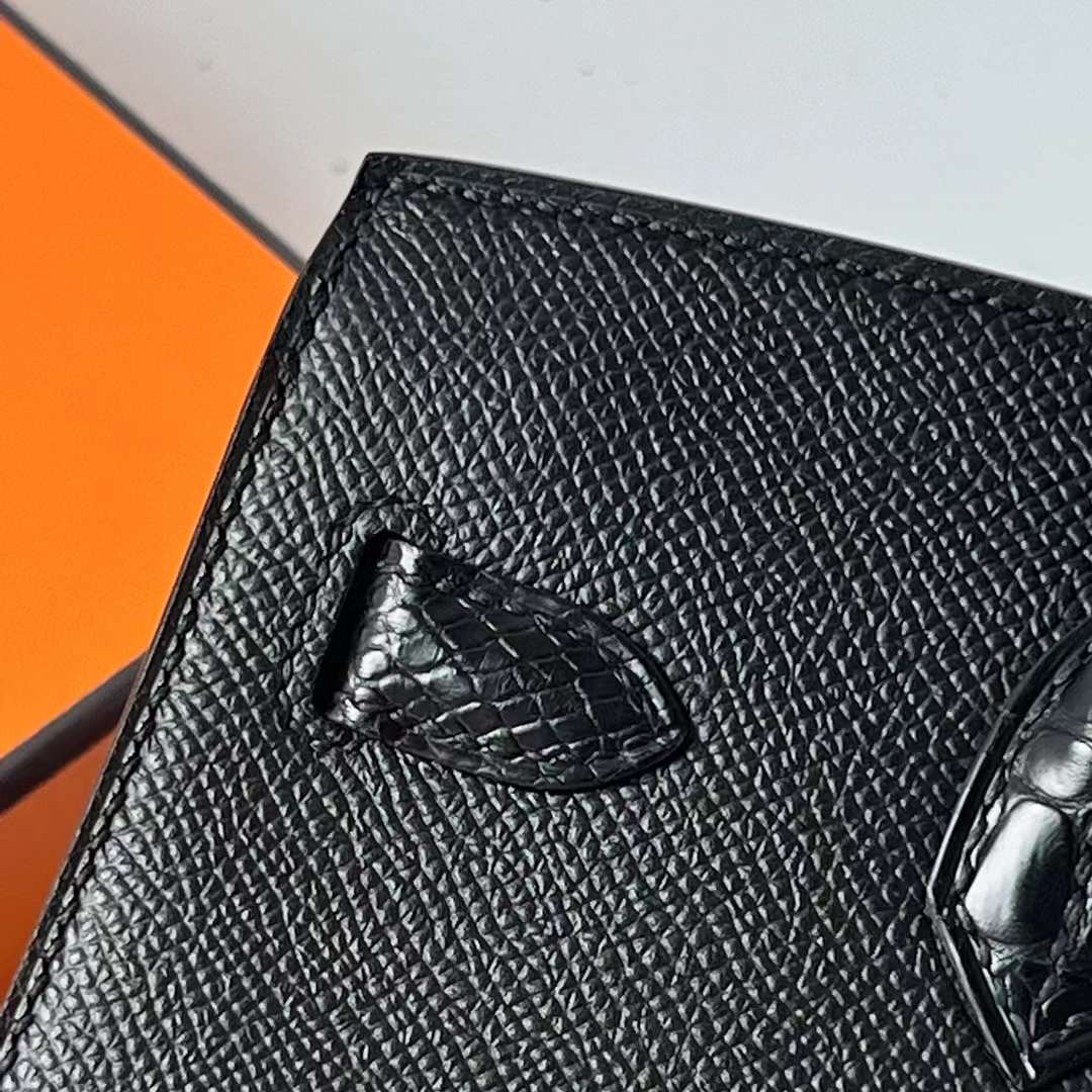 Hermès（爱马仕）Birkin 小房子 So Black 黑色 黑扣 20cm 全手工蜡线缝制