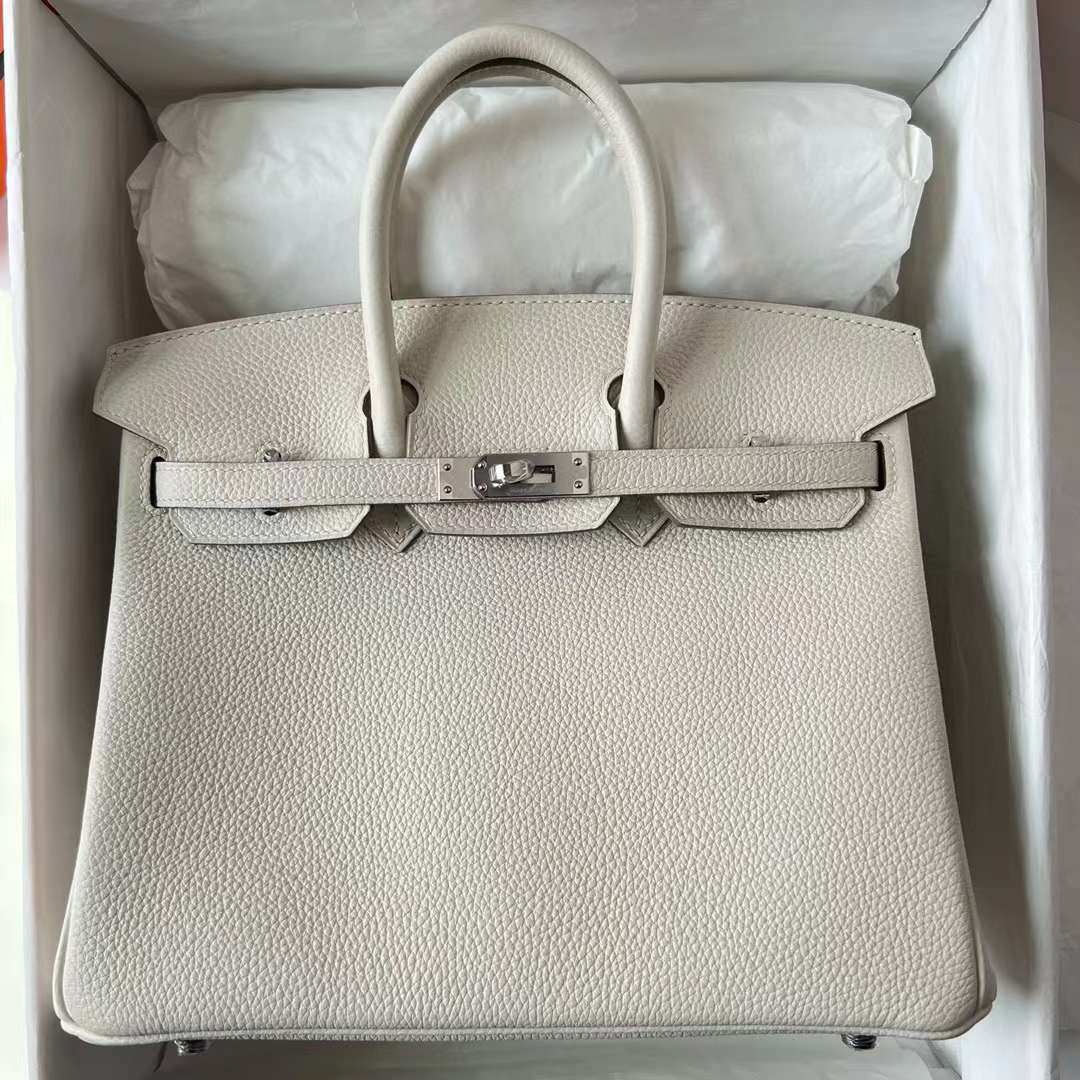 Hermès（爱马仕）Birkin 铂金包 Togo 顶级小牛皮 Ck10 奶昔白 银扣 25cm 全手工蜡线缝 Phw