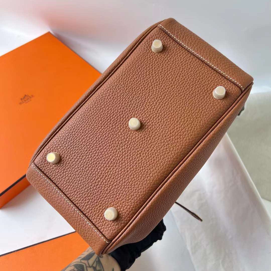 Hermès（爱马仕）Lindy 琳迪包 Clemence Ck37 金棕色 金扣 26cm 全手工蜡线缝制 Ghw