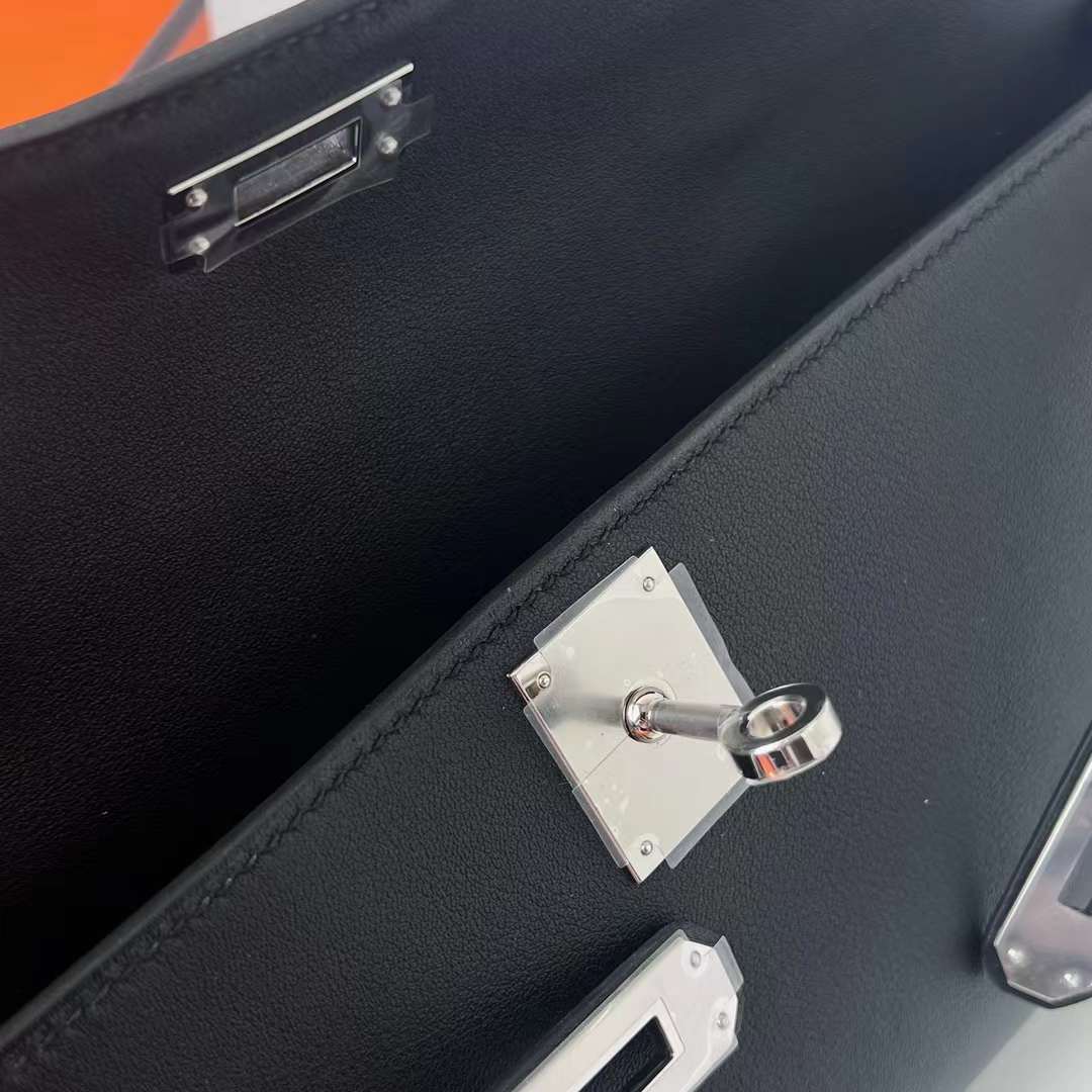 Hermès（爱马仕）Kelly cut 手拿包 Swift Ck89 黑色 银扣 31cm 全手工蜡线缝 Phw