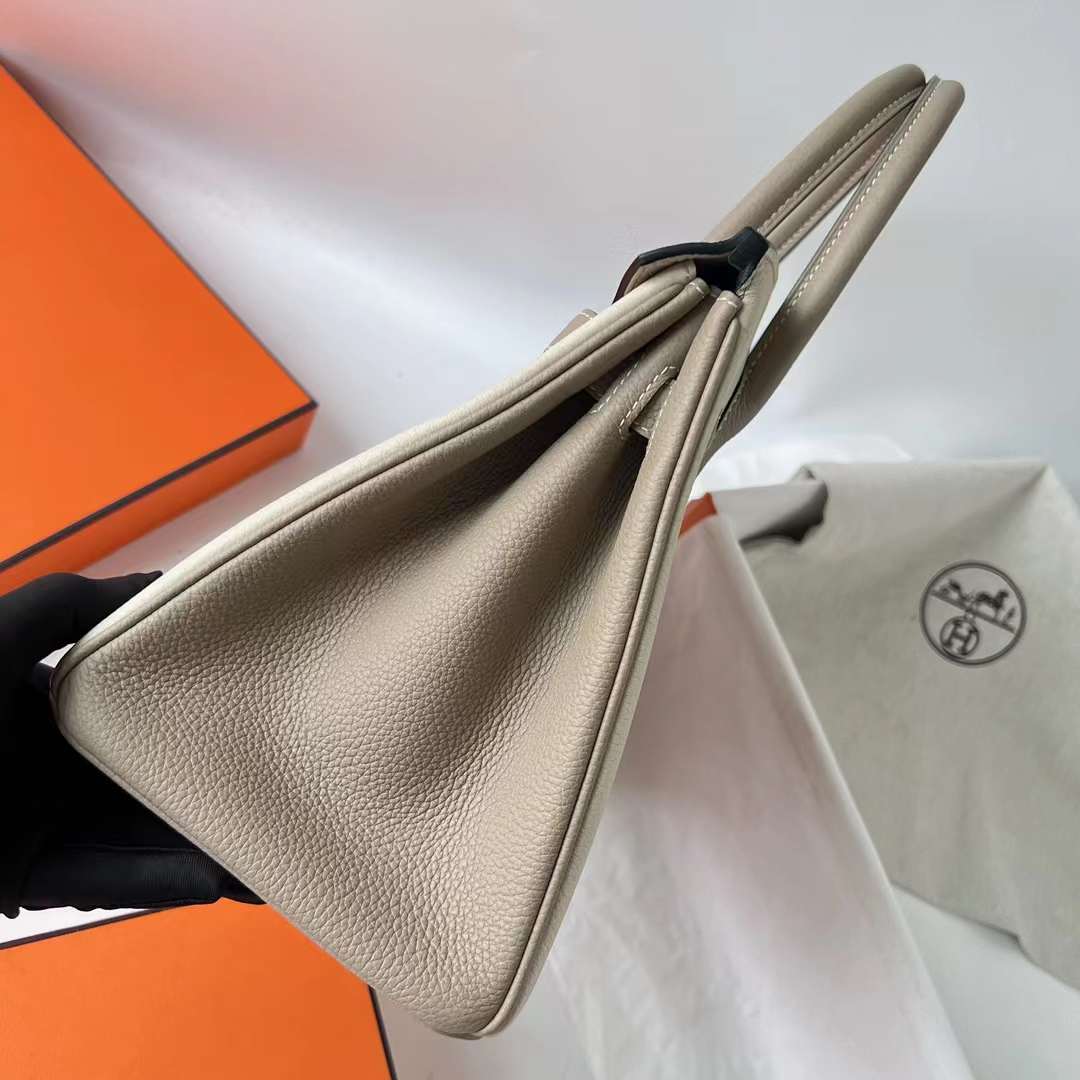 Hermès（爱马仕）Birkin 铂金包 Hss Togo 顶级小牛皮 Ck10 奶昔白 拼 Ck81 斑鸠灰 拉丝金扣 30cm 全手工蜡线缝 Ghw
