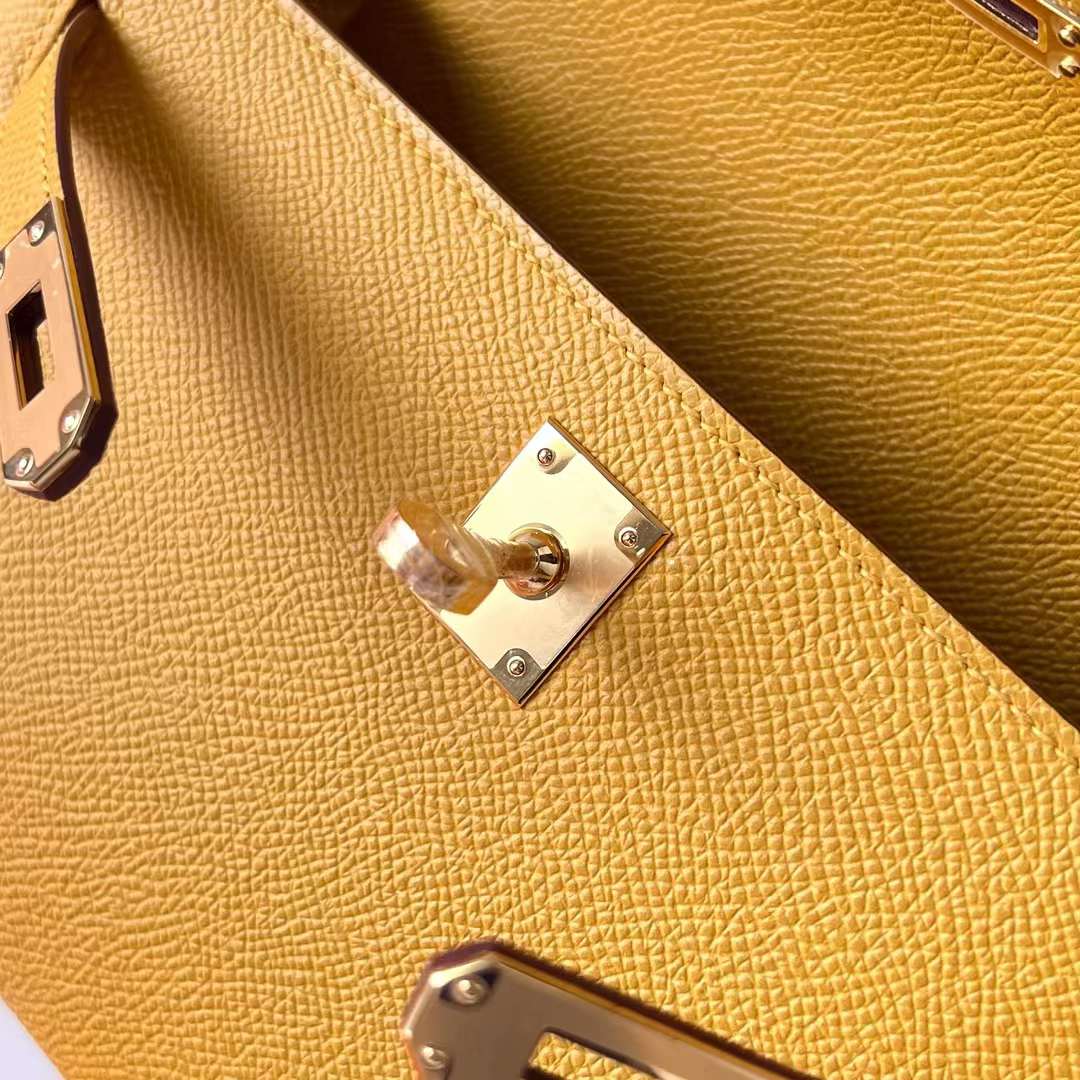 Hermès（爱马仕）Mini Kelly Pochette Epsom 9D 琥珀黄 金扣 22cm 全手工蜡线缝 Ghw
