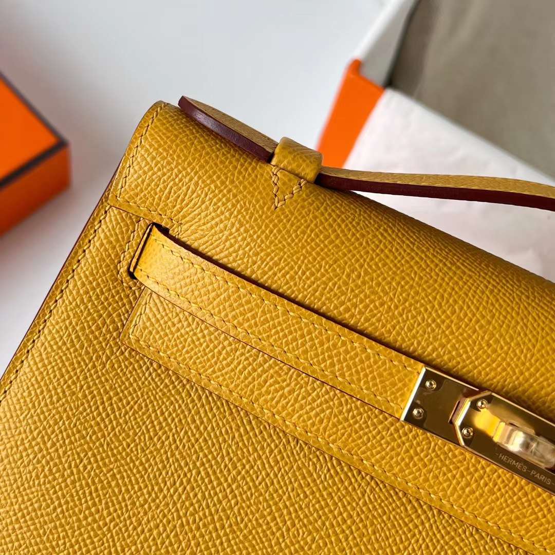 Hermès（爱马仕）Mini Kelly Pochette Epsom 9D 琥珀黄 金扣 22cm 全手工蜡线缝 Ghw