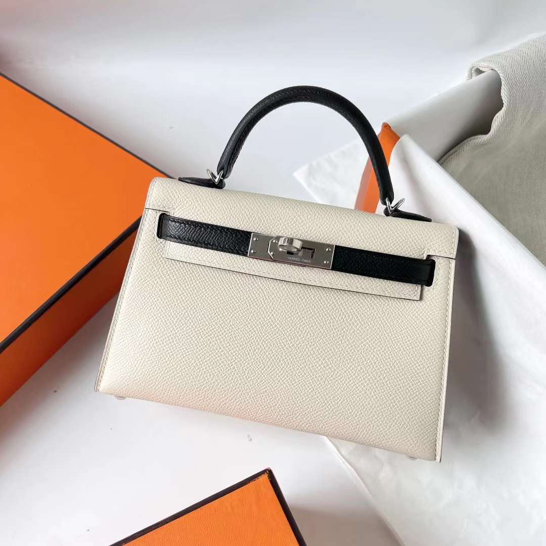 Hermès（爱马仕）Mini Kelly 迷你凯莉 Epsom Ck10 奶昔白 & Ck89 黑色 银扣 22cm 全手工蜡线缝 Phw