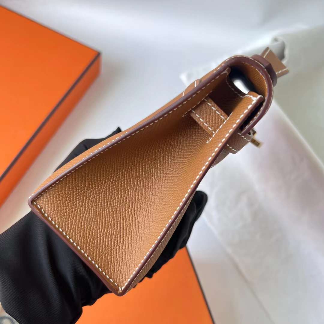 Hermès（爱马仕）Mini Kelly Pochette Epsom Ck37 金棕色 金扣 22cm 全手工蜡线缝制 Ghw