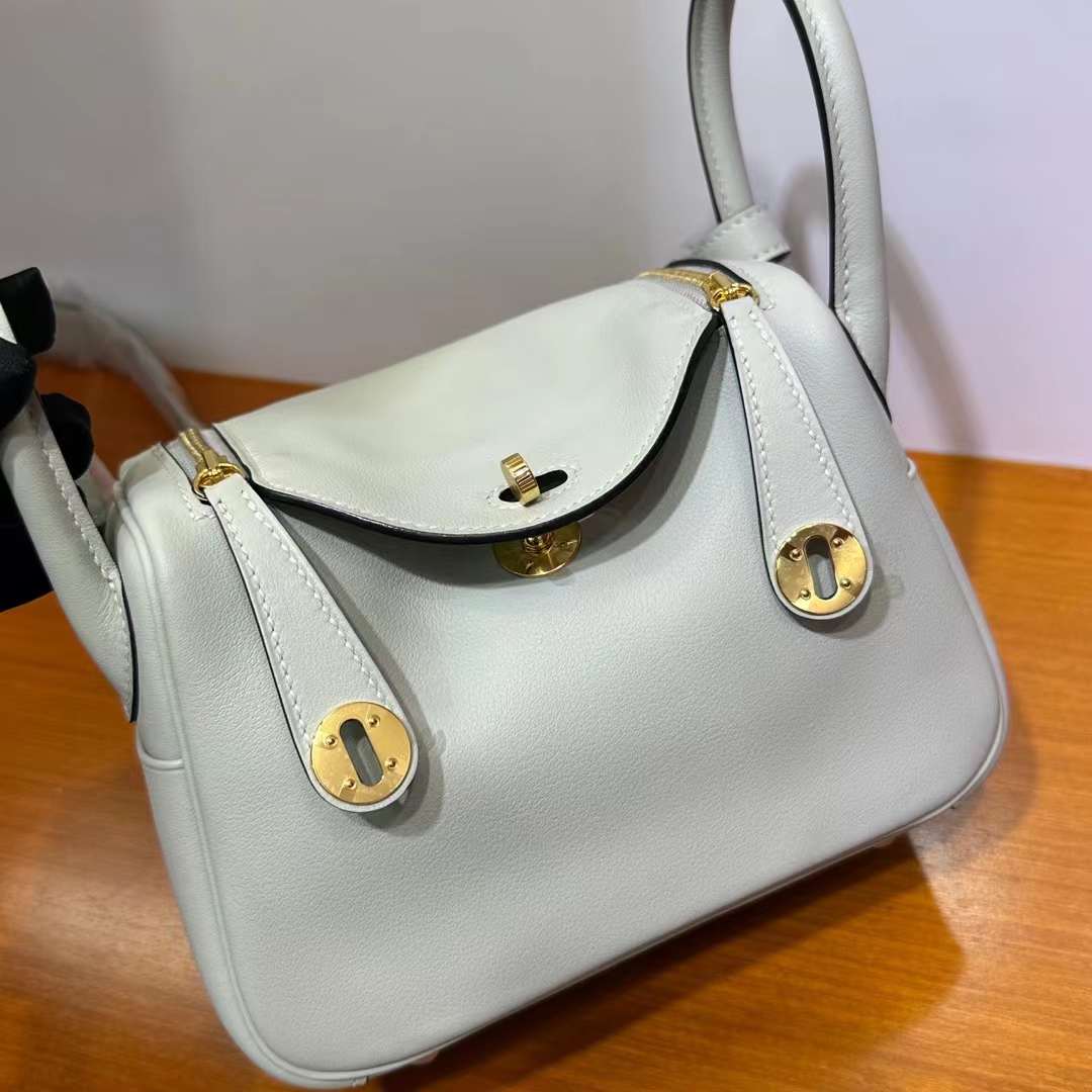 Hermès（爱马仕）Mini Lindy 迷你琳迪包 Swift 0W 水晶灰 金扣 19cm 全手工蜡线缝制 Ghw
