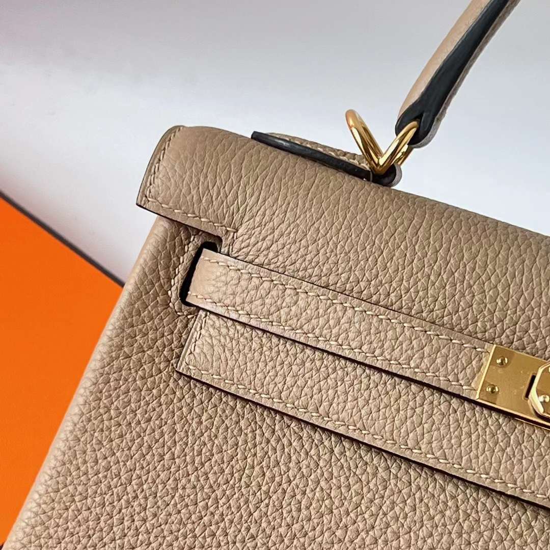 Hermès（爱马仕）Kelly 凯莉包 Togo 进口德国小牛皮 S2 风衣灰 金扣 25cm 全手工蜡线缝 Ghw
