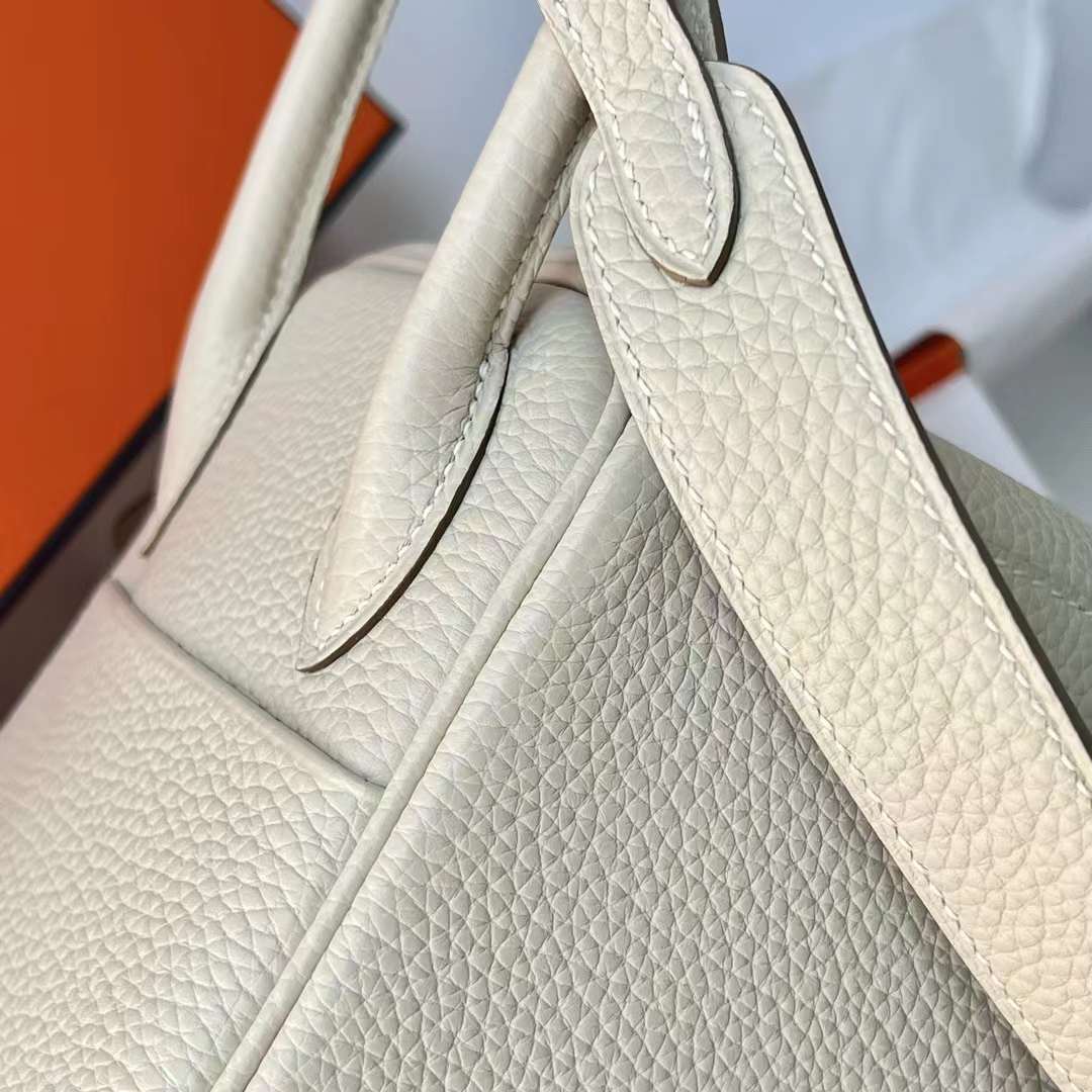 Hermès（爱马仕）Lindy 琳迪包 Clemence 原tc进口大牛皮 Ck10 奶昔白 金扣 26cm 全手工蜡线缝制 Ghw