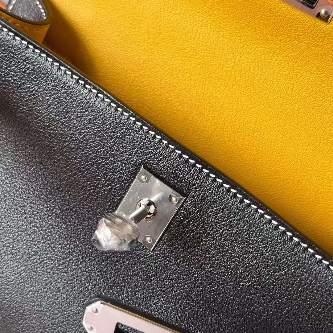 Hermès（爱马仕）Mini Kelly Pochette Swift Ck89 黑色 内拼 9D 琥珀黄 银扣 22cm 全手工蜡线缝 Phw