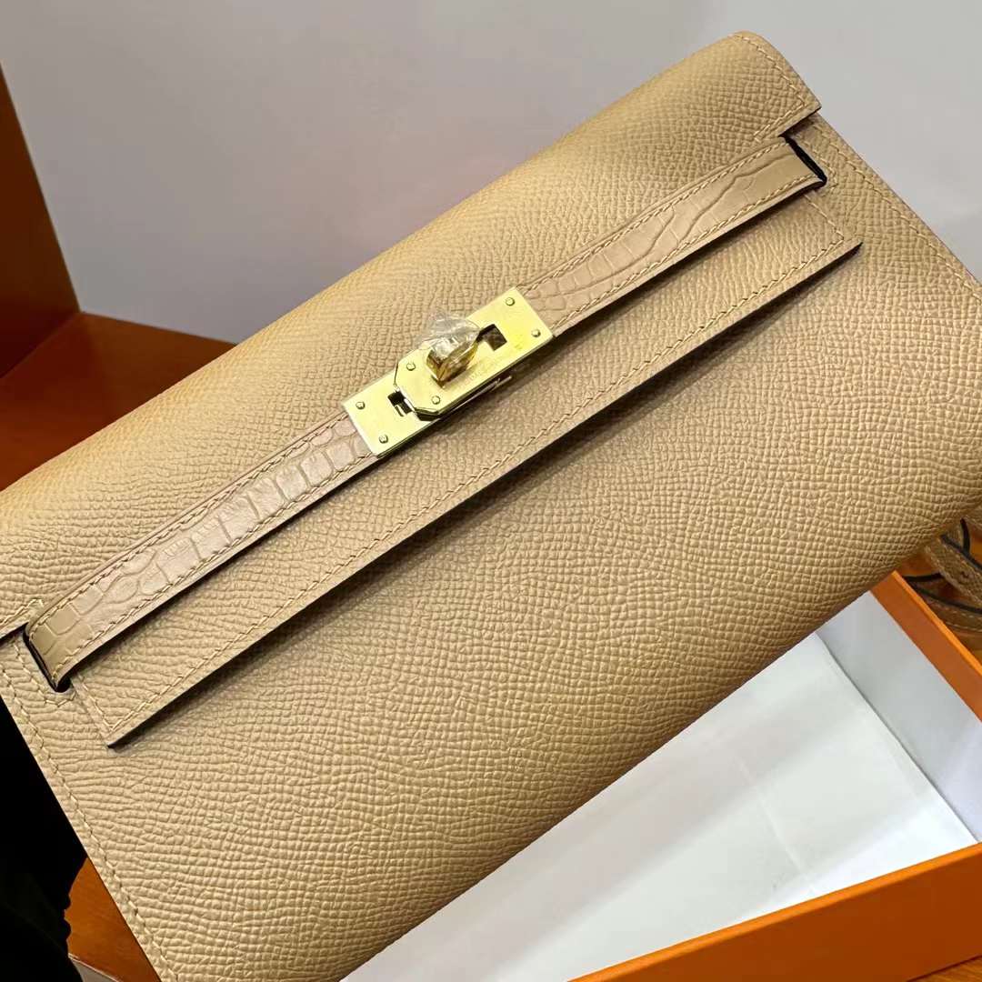Hermès（爱马仕）Kelly to go touch Epsom 拼 雾面美洲鳄鱼皮 0M 奶茶色 金扣 22cm 全手工蜡线缝