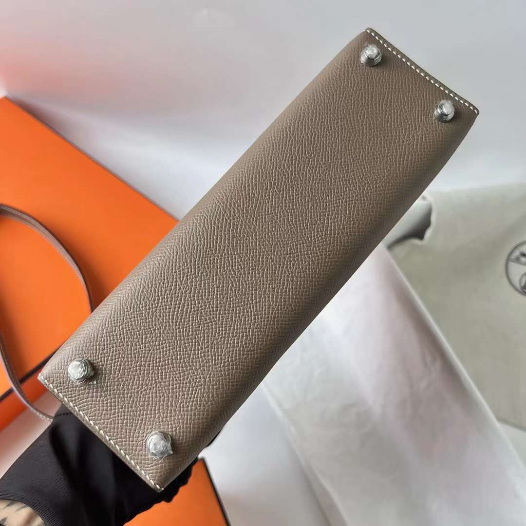 Hermès（爱马仕）Verrou 机枪包 Epsom Ck18 大象灰 银扣 21cm 全手工蜡线缝制 Phw