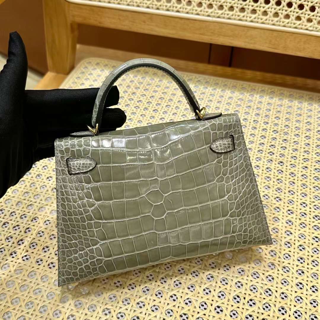 Hermès（爱马仕）Mini Kelly 迷你凯莉 亮面美洲鳄鱼皮 Shiny Alligator Crocodile Ck81 斑鸠灰 金扣 19cm 全手工蜡线缝 Ghw