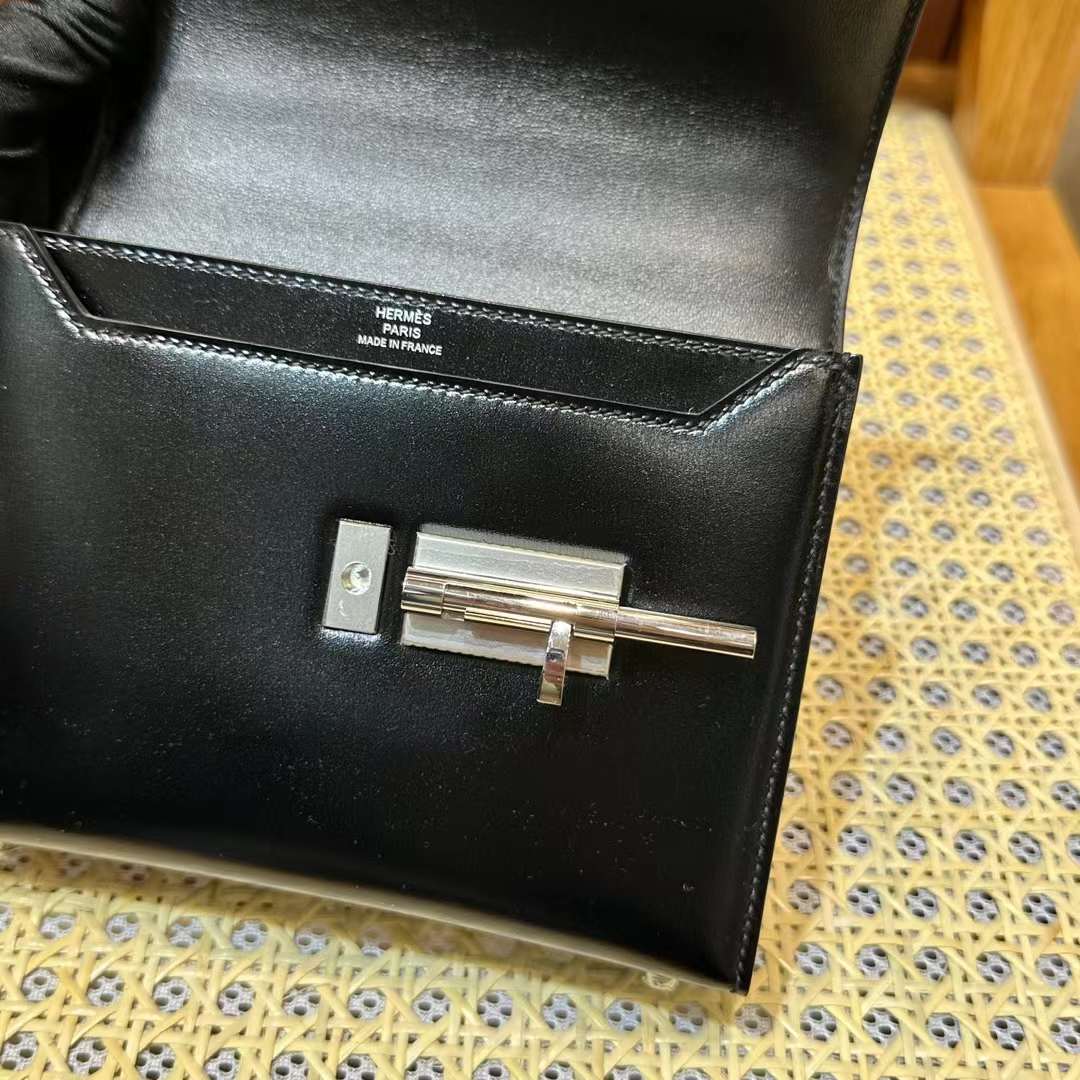 Hermès（爱马仕）Verrou 机枪包 Box Ck89 黑色 银扣 17.5cm 全手工蜡线缝 Phw