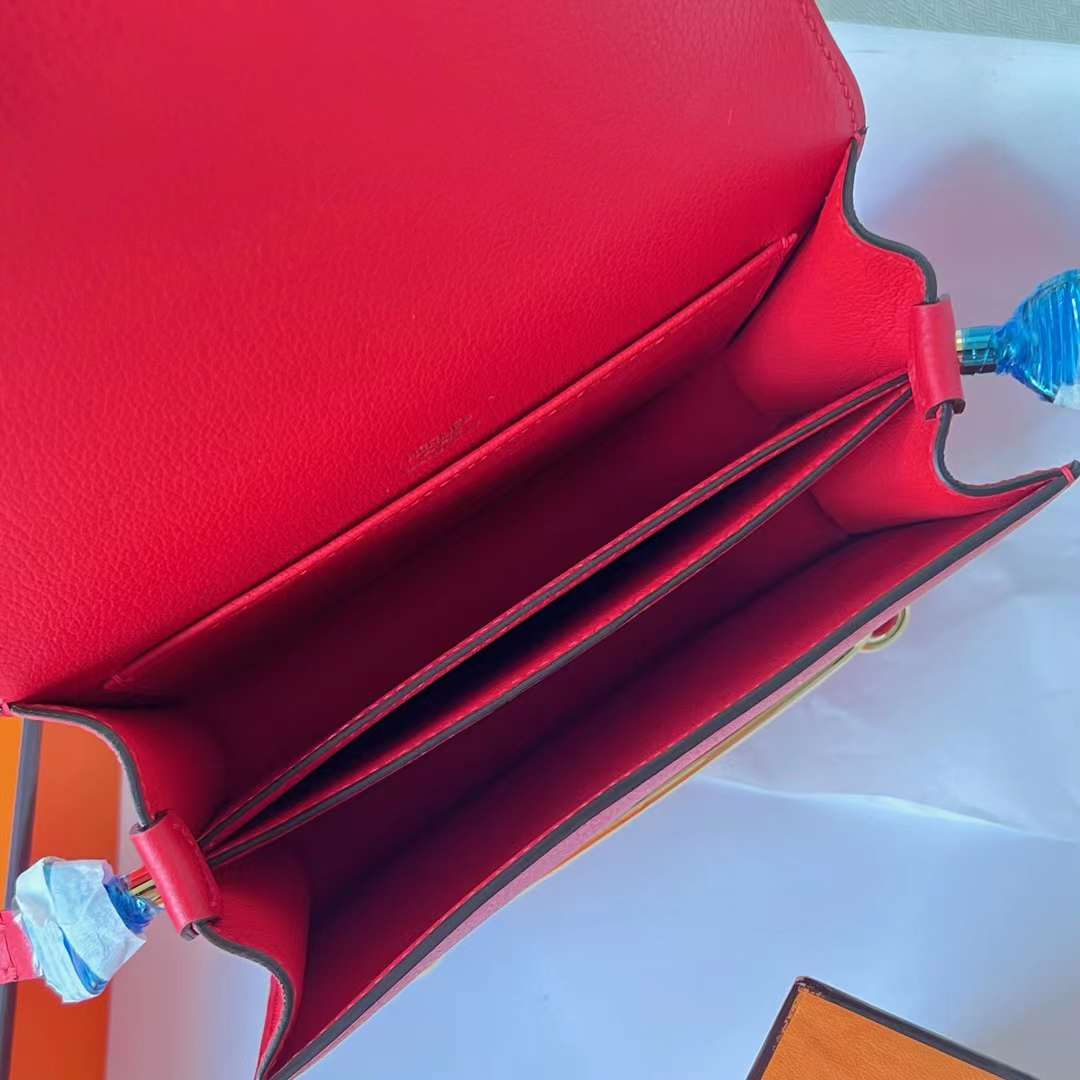 Hermès（爱马仕）Roulis 猪鼻子 Evercolor S3 心红色 浅金扣 18cm 全手工蜡线缝
