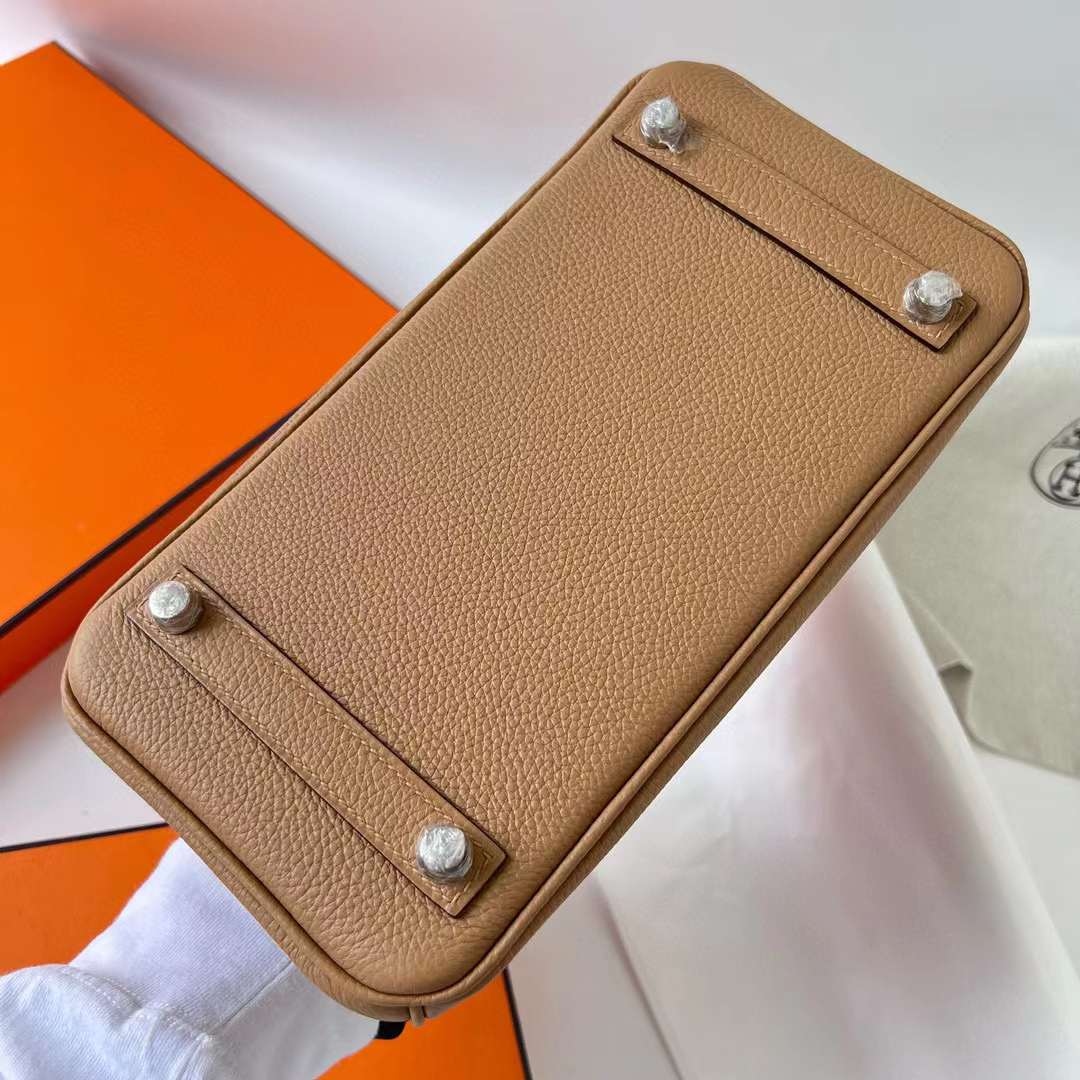 Hermès（爱马仕）Birkin 铂金包 Togo皮 0M 奶茶色 银扣 25cm 全手工蜡线缝 Phw