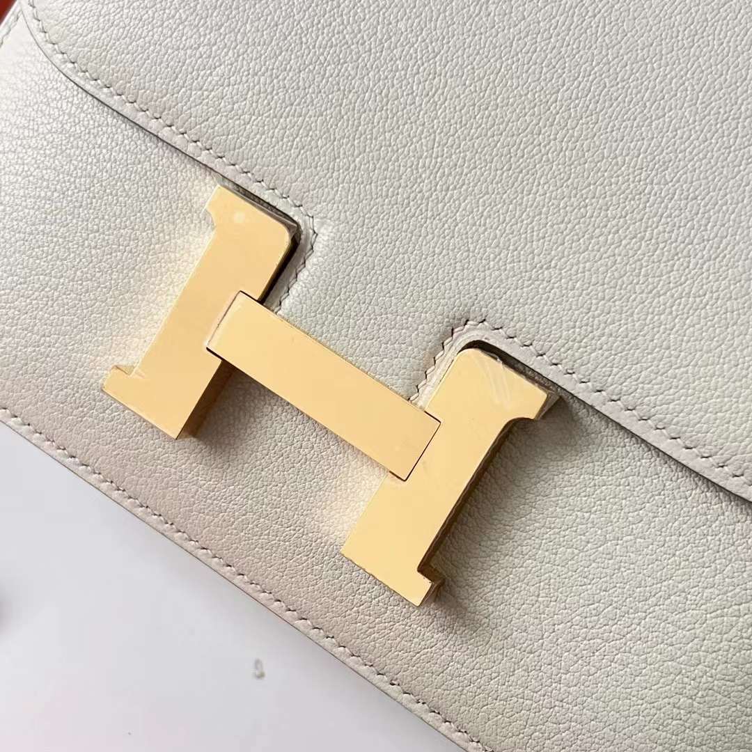 Hermès（爱马仕）Constance 空姐包 Chevre 进口山羊皮 0T 蘑菇白 内拼 4B 饼干色 金扣 18cm