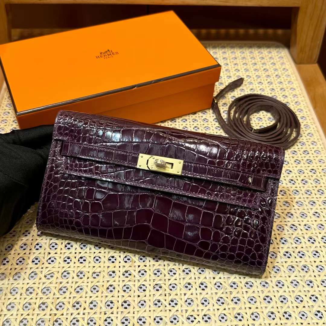 Hermès（爱马仕）Kelly to go 亮面美洲鳄鱼皮 N5 加仑紫色 金扣 20cm 全手工蜡线缝 Ghw