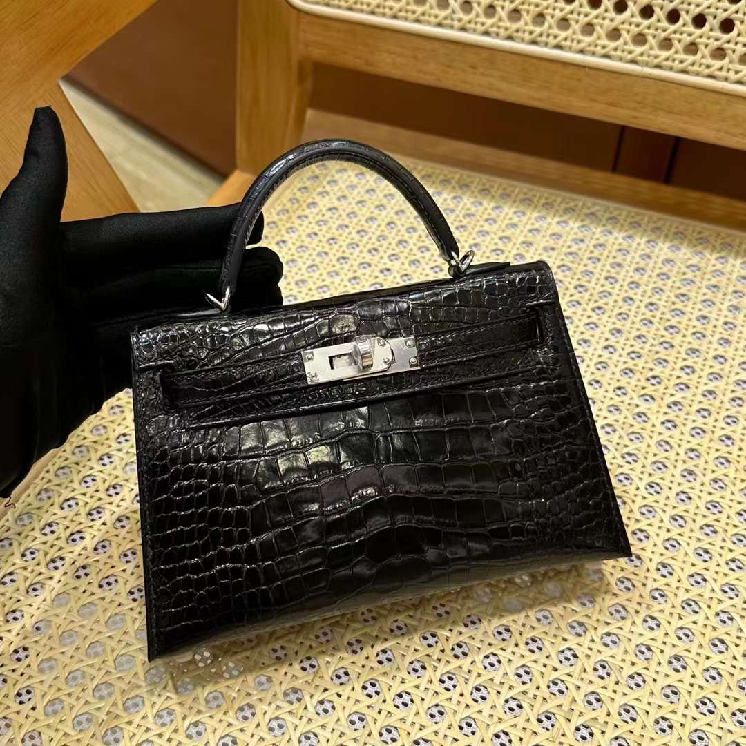 Hermès（爱马仕）Mini Kelly 迷你凯莉 亮面美洲鳄鱼皮 Shiny Alligator Crocodile Ck89 黑色 银扣 19cm 全手工蜡线缝 Phw