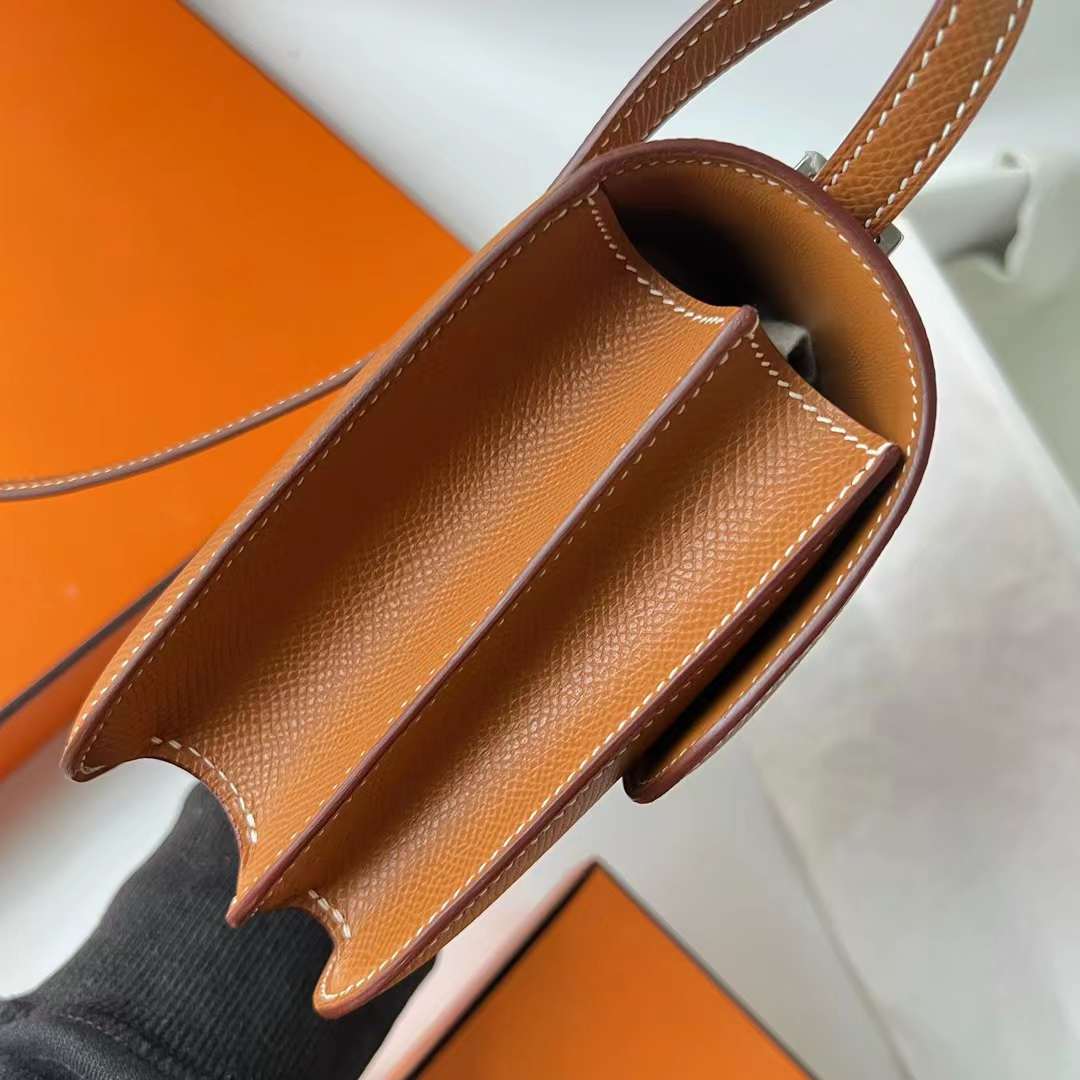 Hermès（爱马仕）Constance 空姐包 1-19cm 镜子款 Epsom Ck37 金棕色 银扣 19cm 全手工蜡线缝 Phw