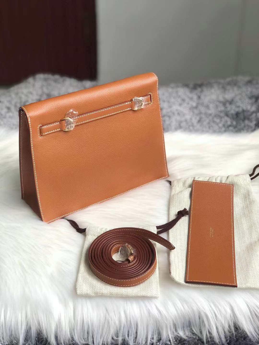 Hermès（爱马仕） Kelly danse 跳舞包 Evercolor Ck37 金棕色 金扣 22cm 全手工蜡线缝 Ghw
