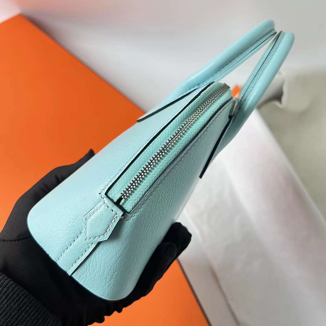Hermès（爱马仕）Mini Bolide 迷你保龄球包 Chever 进口山羊皮 U2 微风蓝 银扣 19cm 全手工蜡线缝 Phw