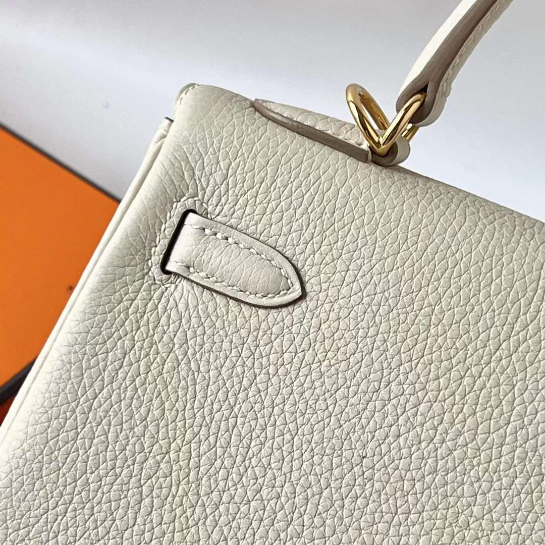 Hermès（爱马仕）Kelly 凯莉包 Togo皮 Ck10 奶昔白 金扣 25cm 全手工蜡线缝 Phw