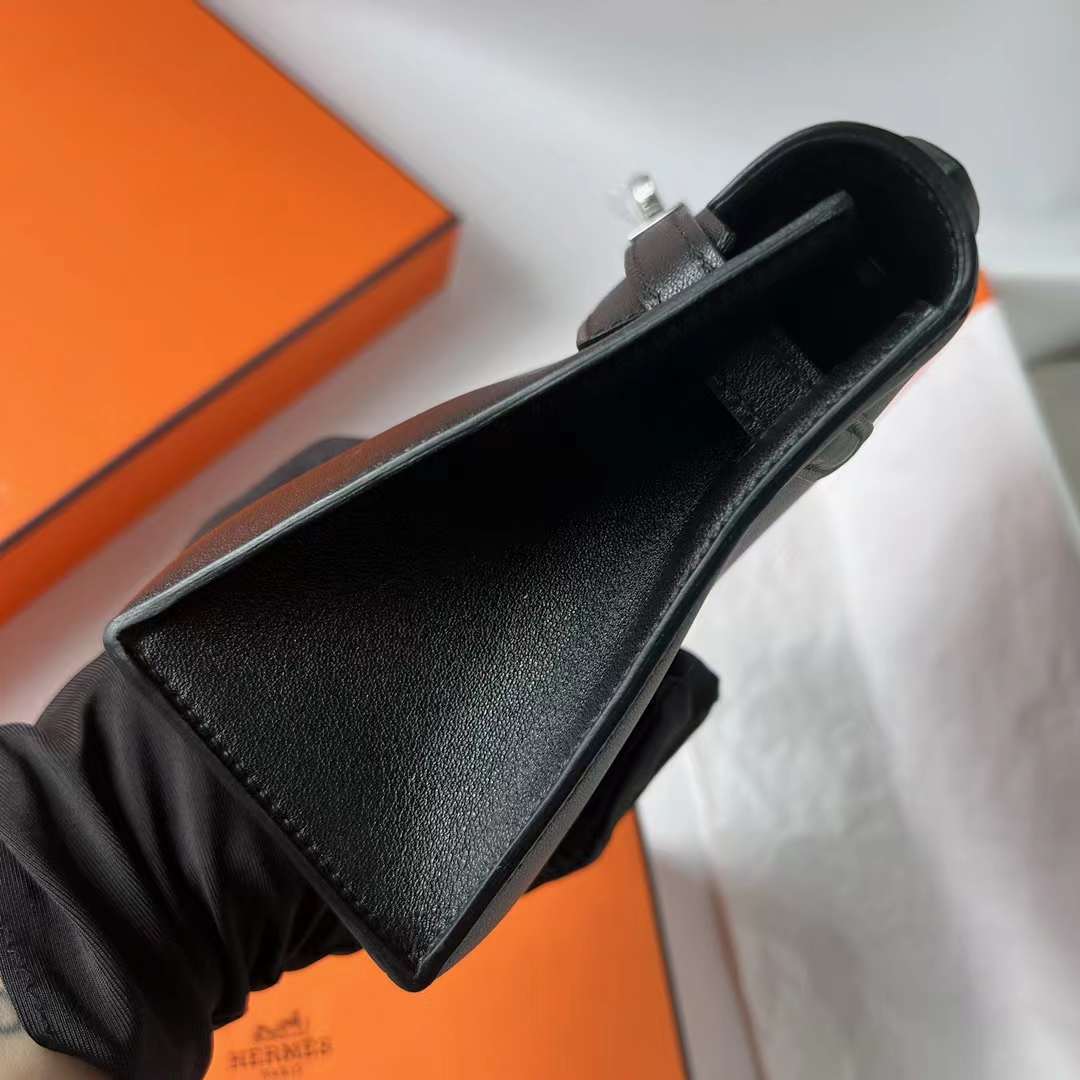 Hermès（爱马仕）Mini Kelly Pochette Swift Ck89 黑色 银扣 22cm 全手工蜡线缝 Phw