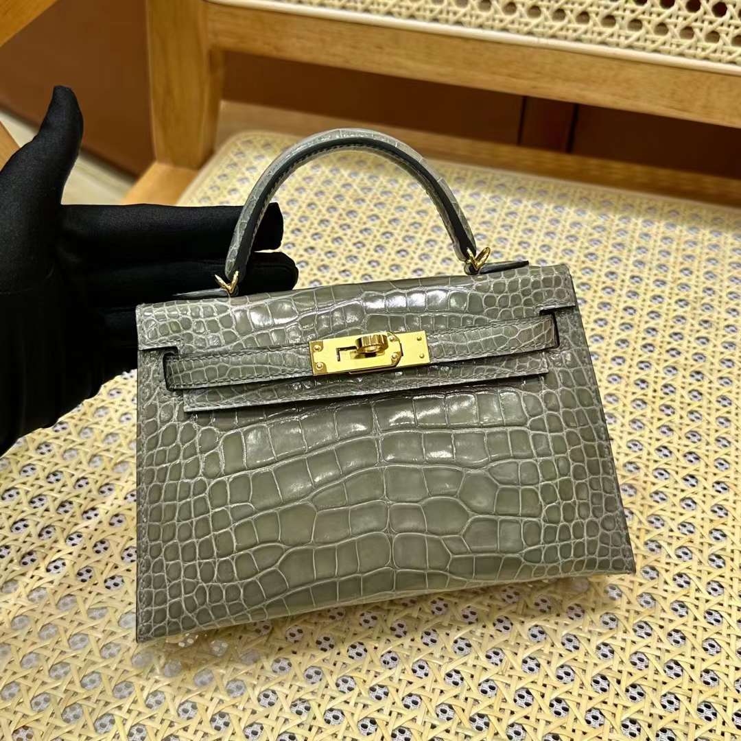 Hermès（爱马仕）Mini Kelly 迷你凯莉 亮面美洲鳄鱼皮 Shiny Alligator Crocodile Ck81 斑鸠灰 金扣 19cm 全手工蜡线缝 Ghw