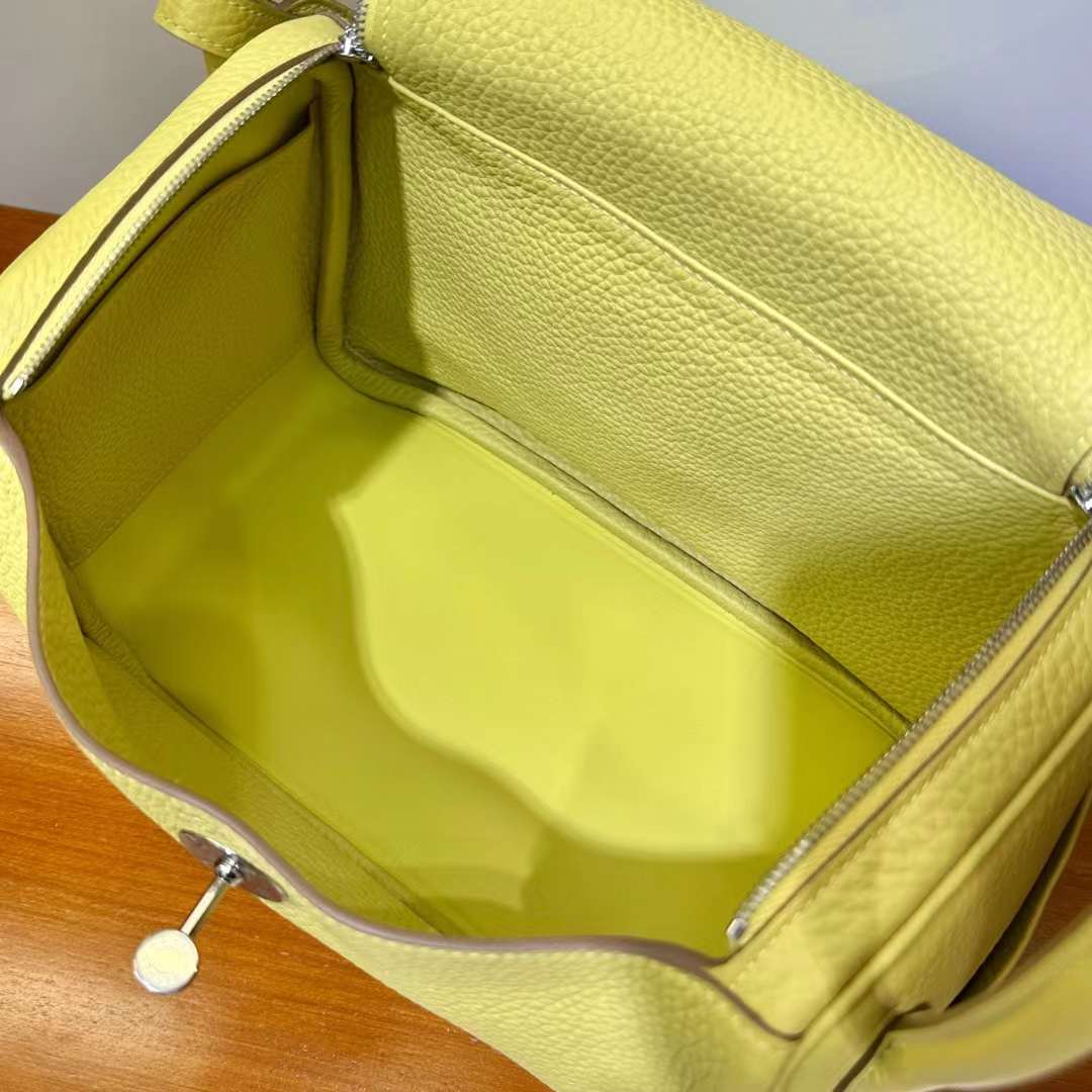 Hermès（爱马仕）Lindy 琳迪包 Clemence 原TC大牛皮 1Z 小鸡黄 银扣 26cm 全手工蜡线缝 Phw
