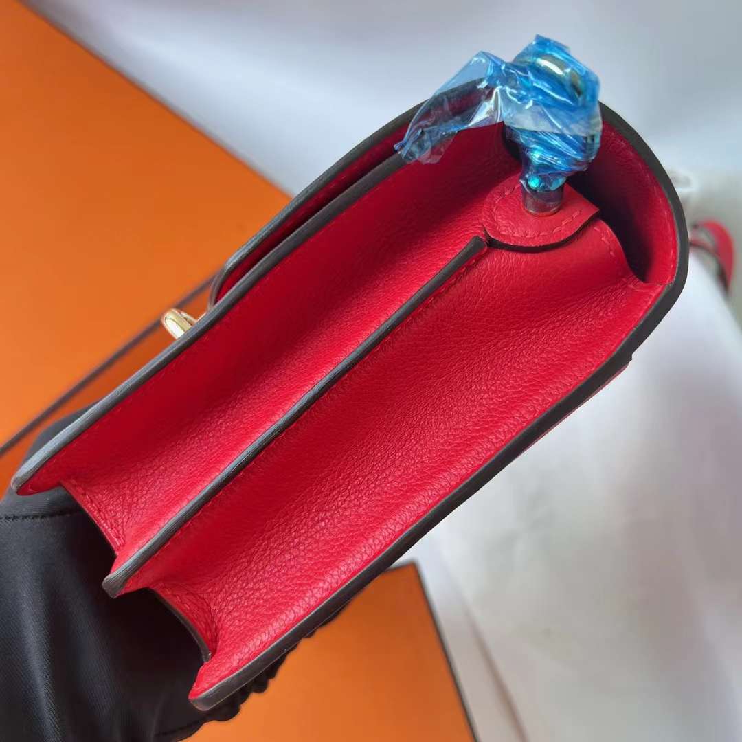 Hermès（爱马仕）Roulis 猪鼻子 Evercolor S3 心红色 浅金扣 18cm 全手工蜡线缝