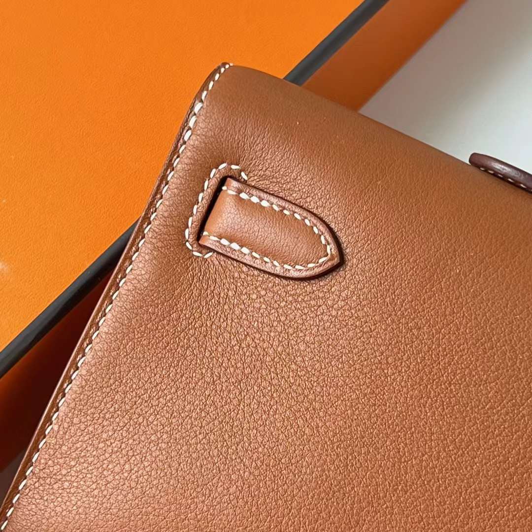 Hermès（爱马仕）Kelly cut 手拿包 Swift Ck37 金棕色 银扣 31cm 全手工蜡线缝 Phw
