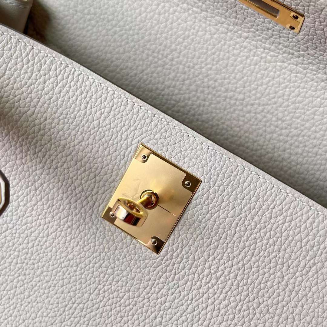 Hermès（爱马仕）Kelly 凯莉包 Togo皮 进口小牛皮 Ck10 奶昔白 金扣 28cm 全手工蜡线缝 Ghw
