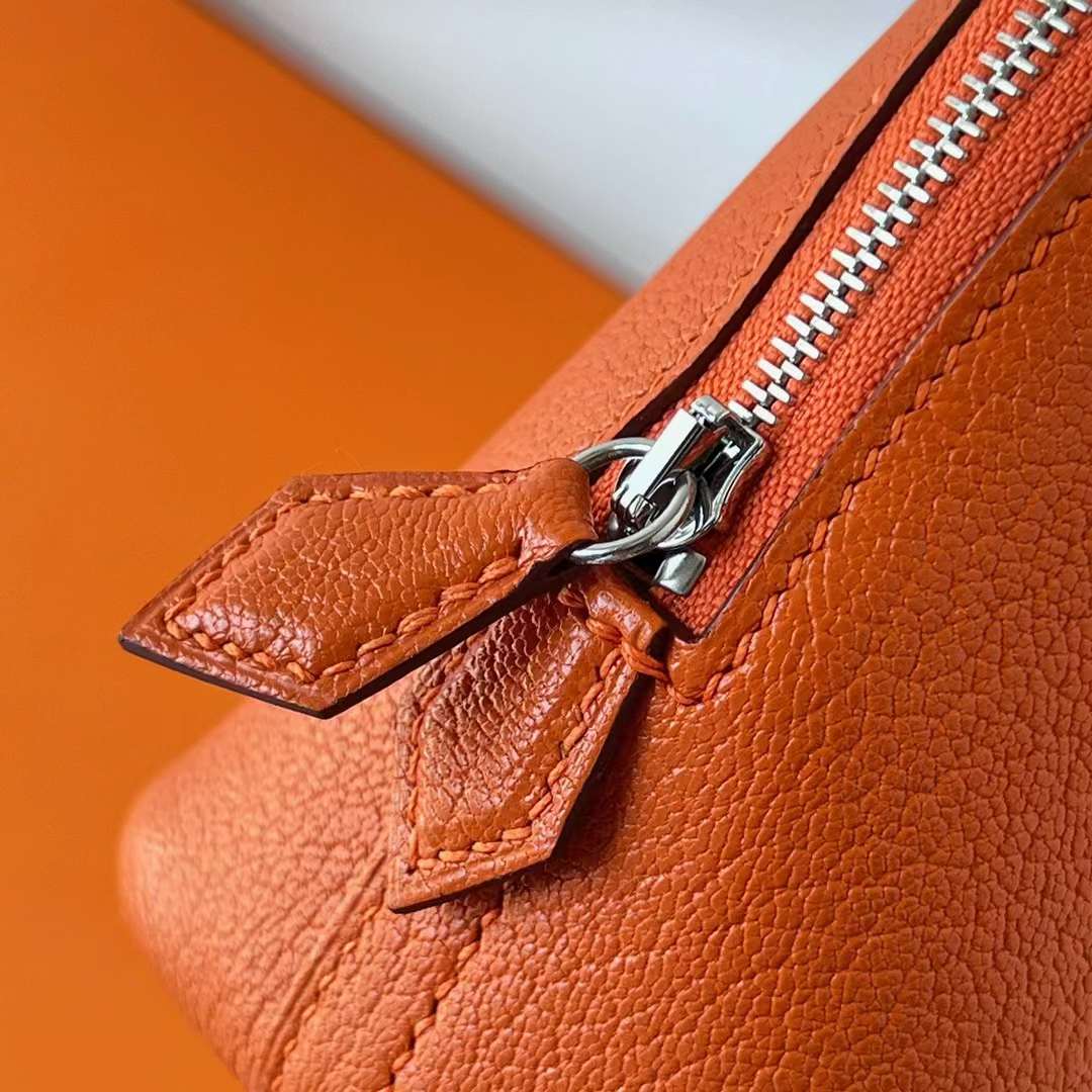 Hermès（爱马仕）Mini Bolide 保龄球包 Chevre 进口山羊皮 Ck93 橙色 银扣 20cm 全手工蜡线缝 Phw