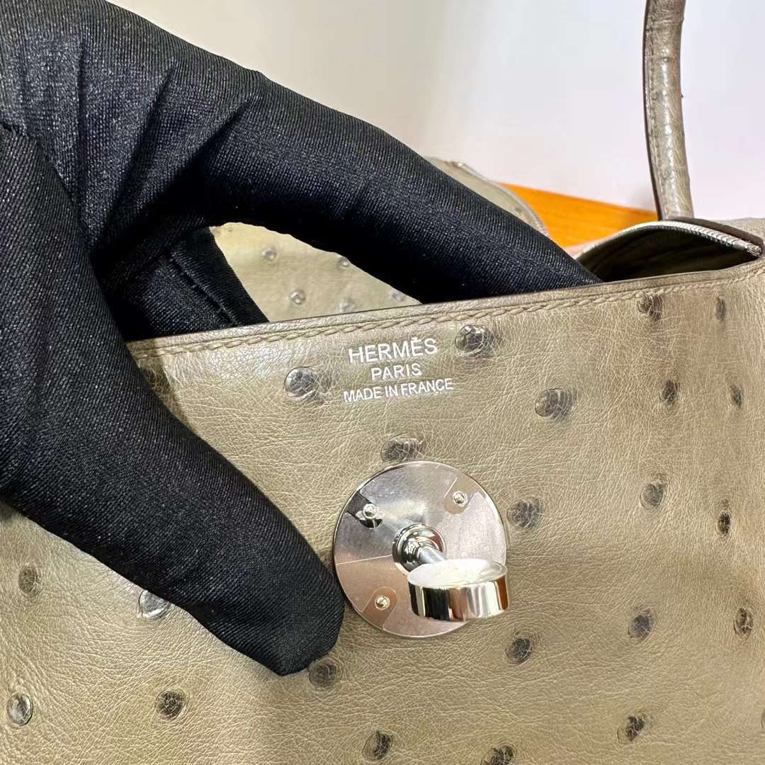 Hermès（爱马仕）Lindy 琳迪包 Ostrich 原kk进口鸵鸟皮 Ck18 大象灰 银扣 26cm 全手工蜡线缝 Phw