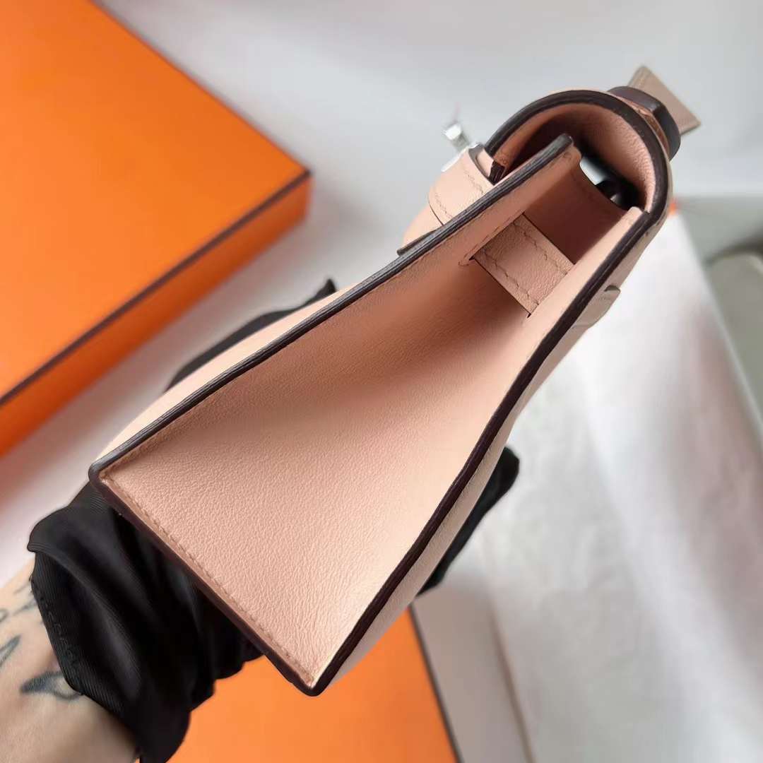 Hermès（爱马仕）Mini Kelly Pochette Swift P1 蔷薇粉 银扣 22cm 全手工蜡线缝 Phw