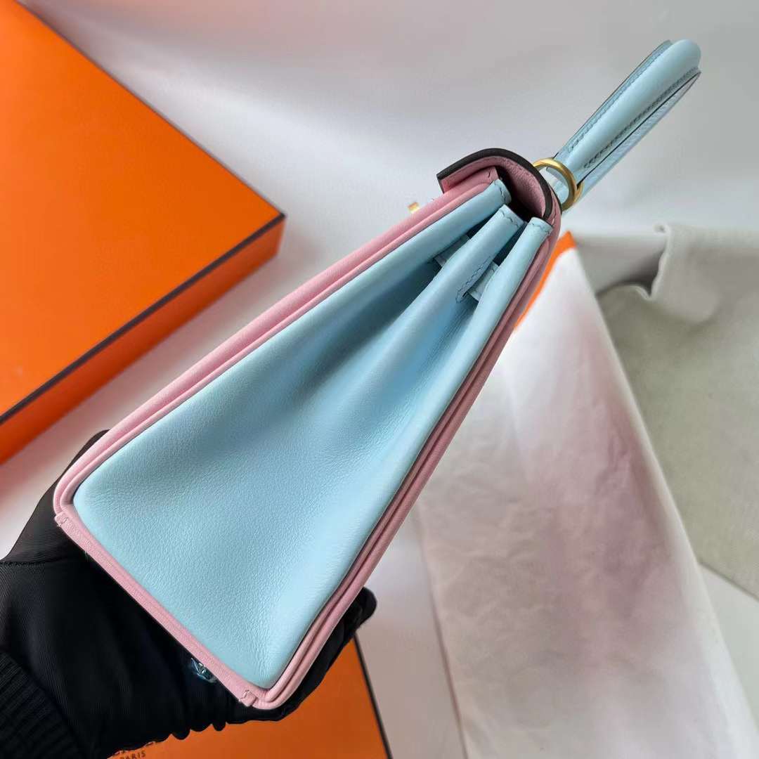 Hermès（爱马仕） Kelly 凯莉包 Swift 3Q 新粉色 & 0T 雾蓝色 磨砂金扣 25cm 全手工蜡线缝 Bghw
