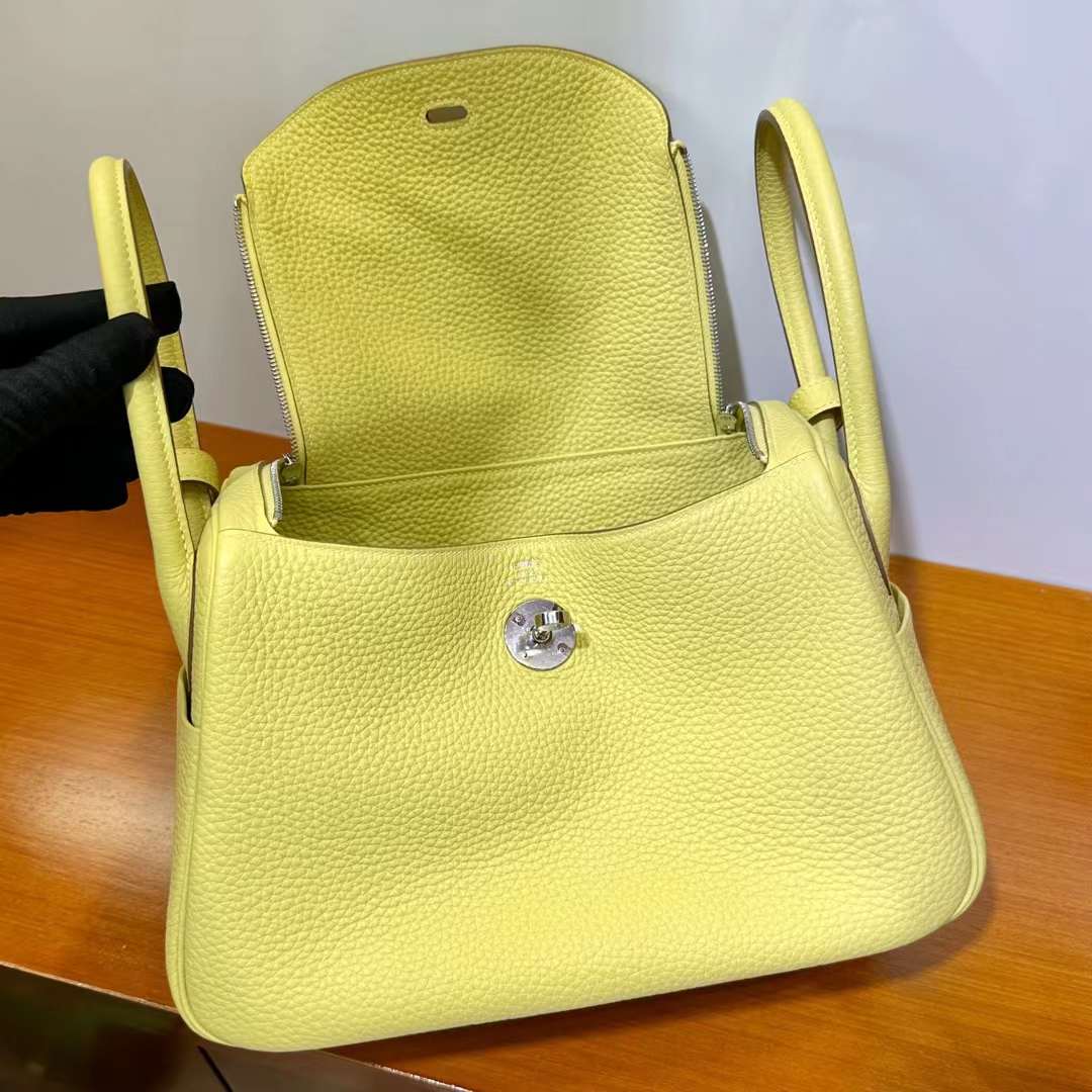 Hermès（爱马仕）Lindy 琳迪包 Clemence 原TC大牛皮 1Z 小鸡黄 银扣 26cm 全手工蜡线缝 Phw