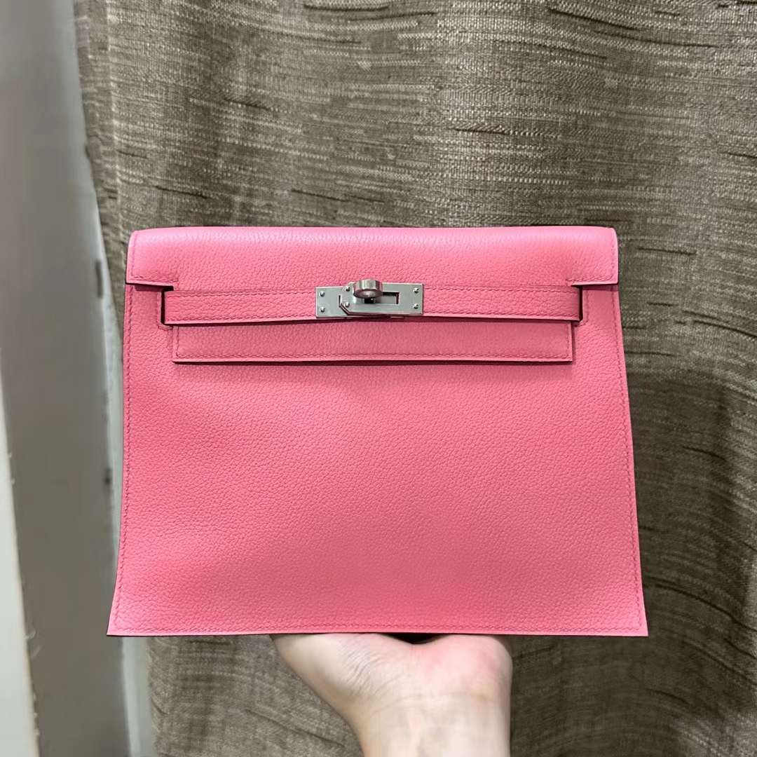 Hermès（爱马仕） Kelly danse 跳舞包 Evercolor 8W 新唇膏粉 银扣 22cm 全手工蜡线缝 Phw