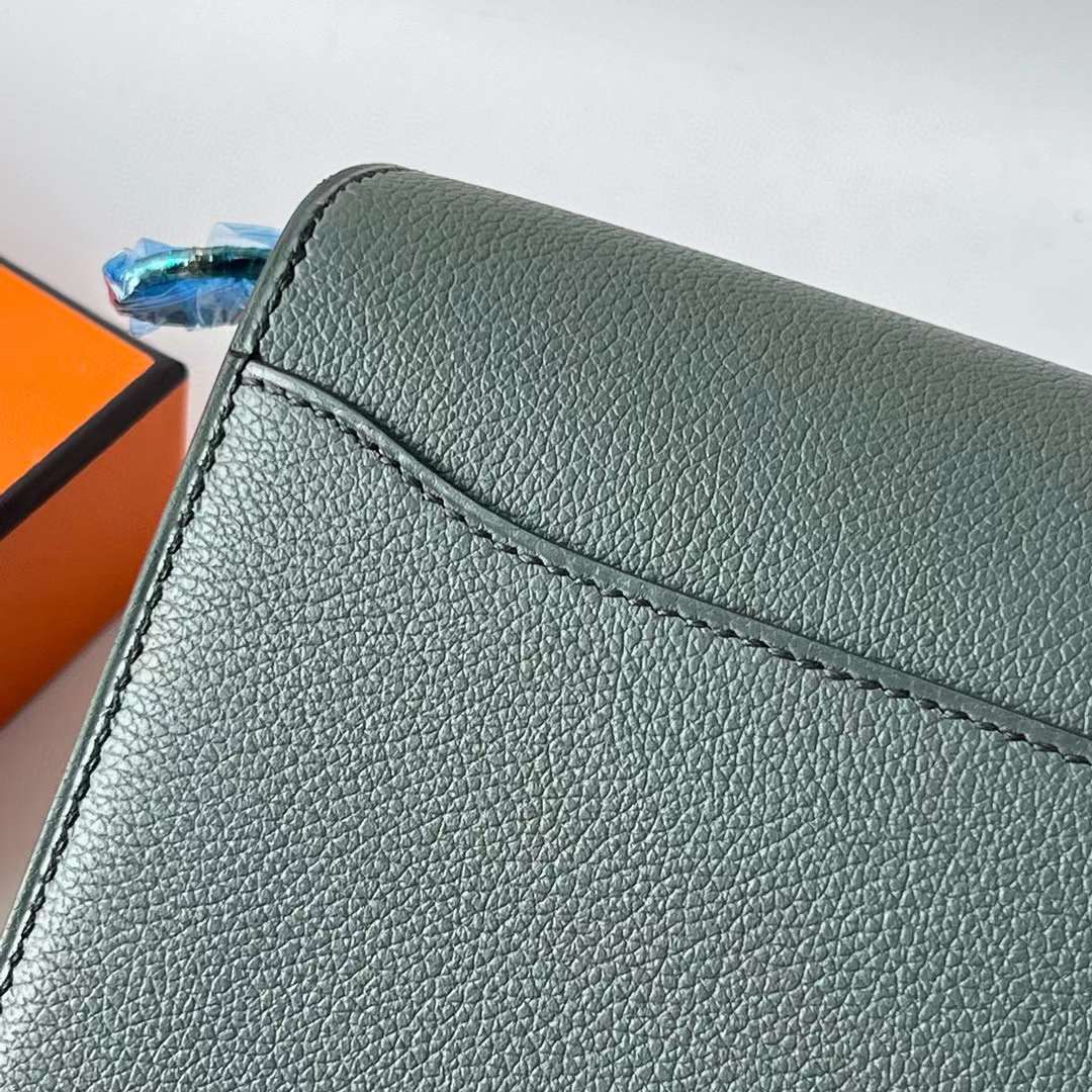 Hermès（爱马仕）Roulis 猪鼻子 Evercolor Cc63 杏绿色 金扣 18cm 全手工蜡线缝 Ghw
