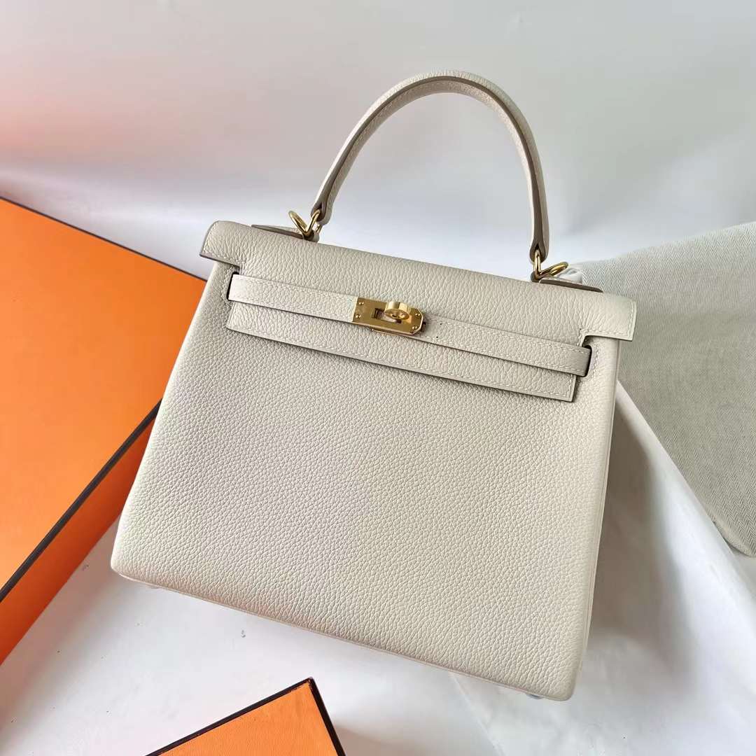 Hermès（爱马仕）Kelly 凯莉包 Togo皮 Ck10 奶昔白 金扣 25cm 全手工蜡线缝 Phw