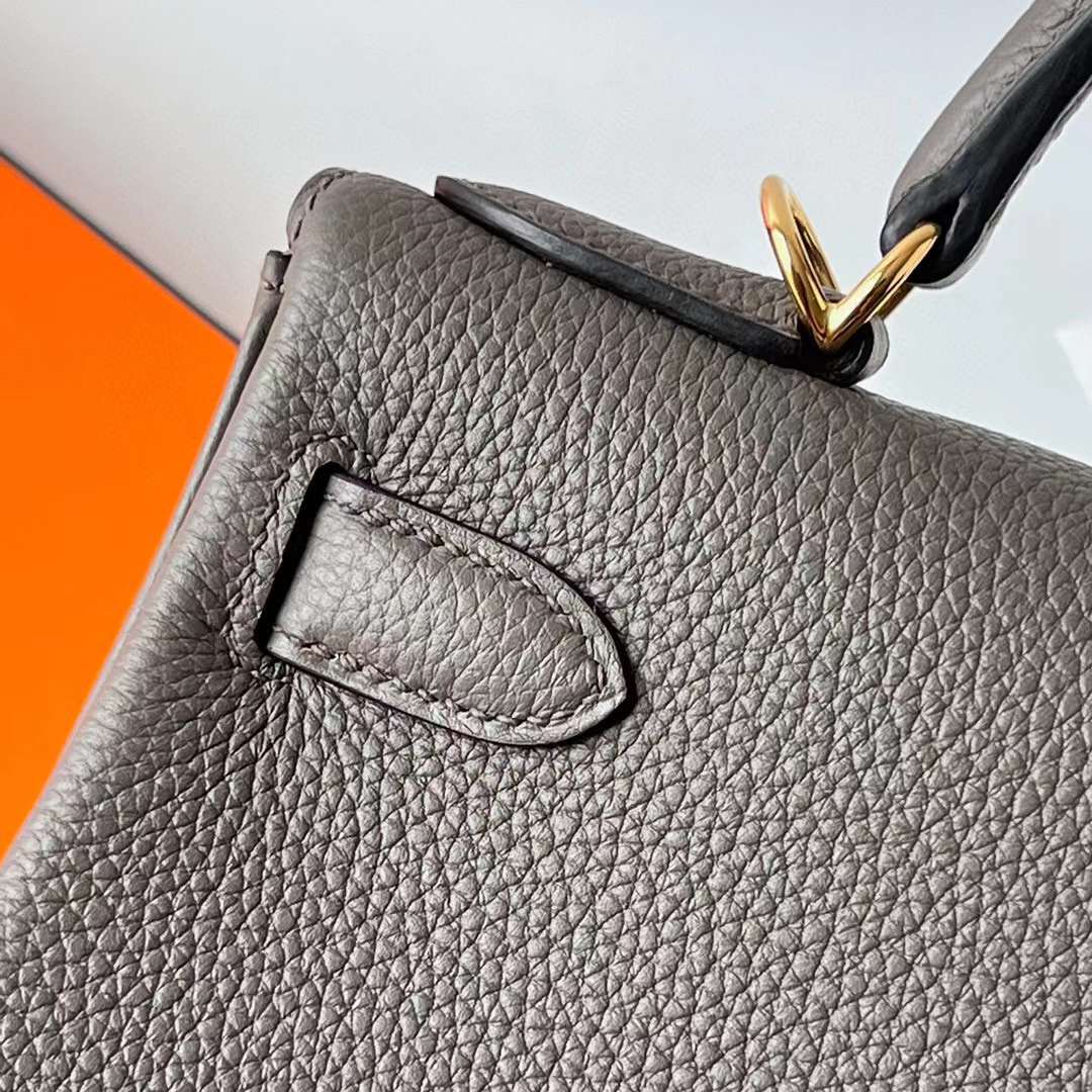 Hermès（爱马仕）Kelly 凯莉包 Togo皮 进口小牛皮 8F 锡器灰 金扣 28cm 全手工蜡线缝 Ghw