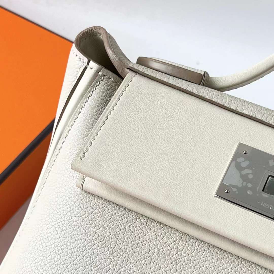 Hermès（爱马仕）Mini Kelly 2424 Evercolor 拼 Swift 8L 冰川白 银扣 21cm 全手工蜡线缝 Phw