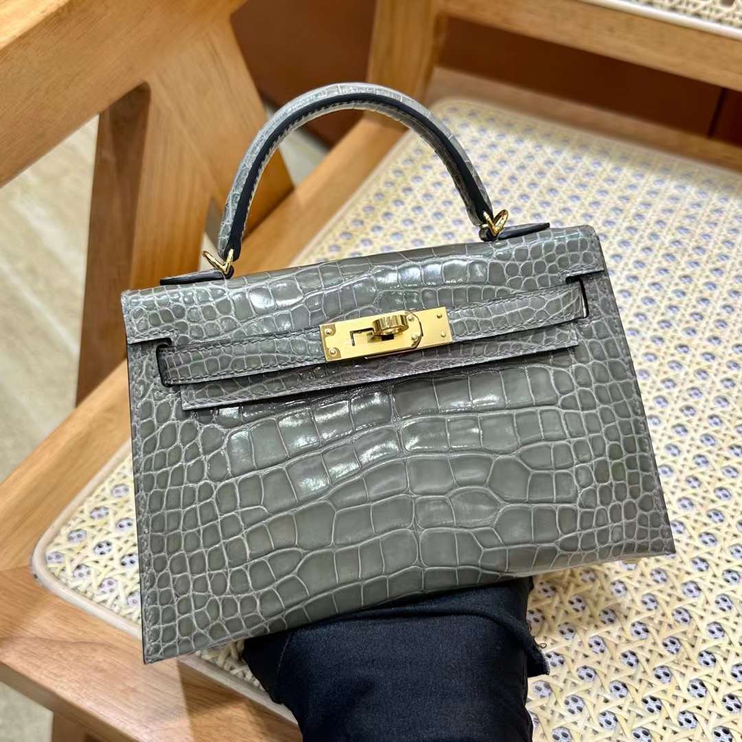 Hermès（爱马仕）Mini Kelly 迷你凯莉 亮面美洲鳄鱼皮 Shiny Alligator Crocodile Ck81 斑鸠灰 金扣 19cm 全手工蜡线缝 Ghw