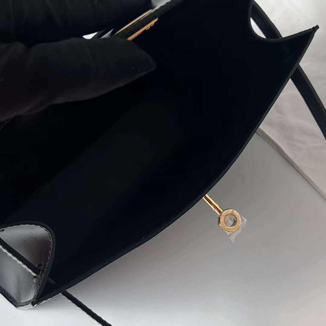 Hermès（爱马仕）Mini Kelly Pochette Box皮 Ck89 黑色 金扣 22cm 全手工蜡线缝 Ghw